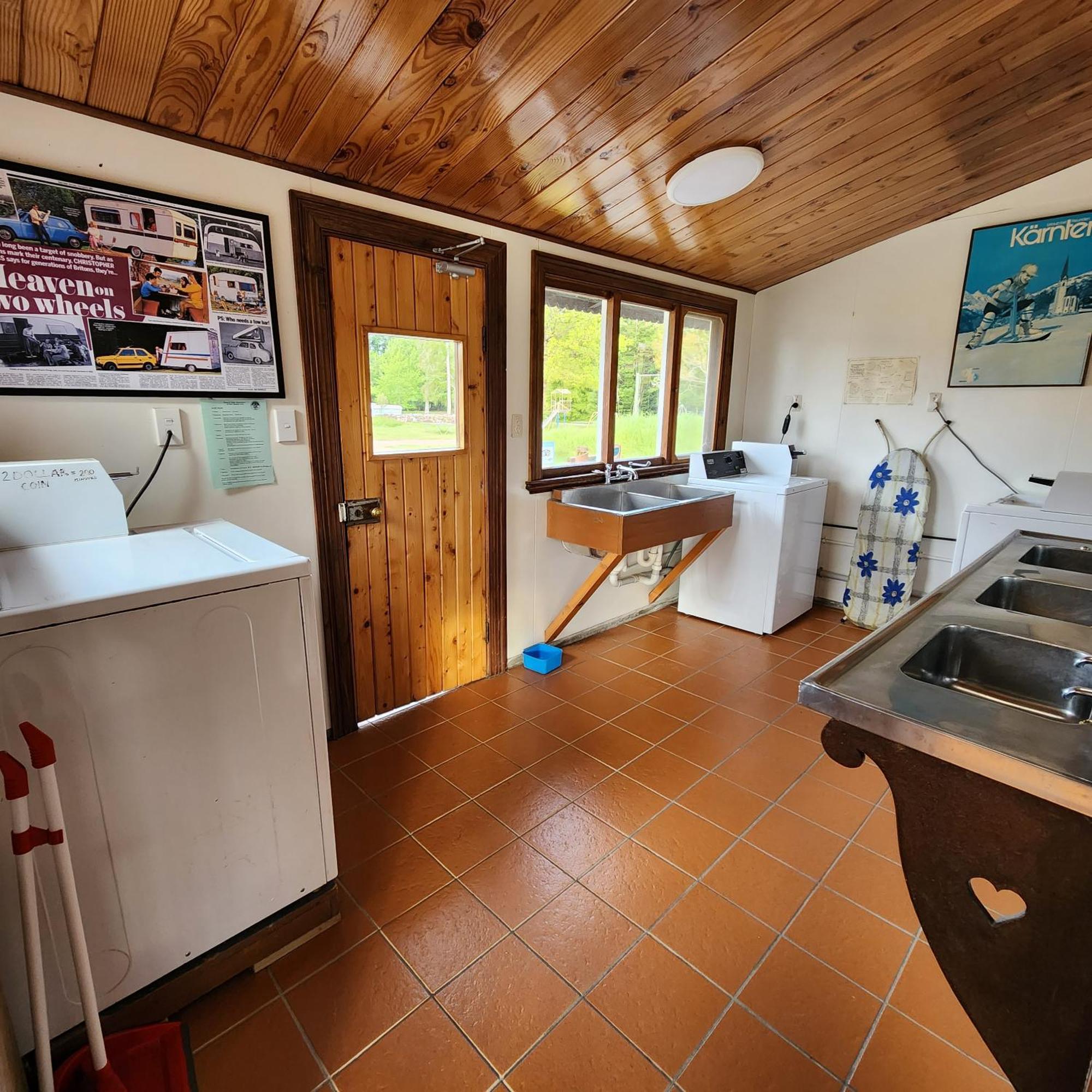 Manapouri Holiday Park Eksteriør billede