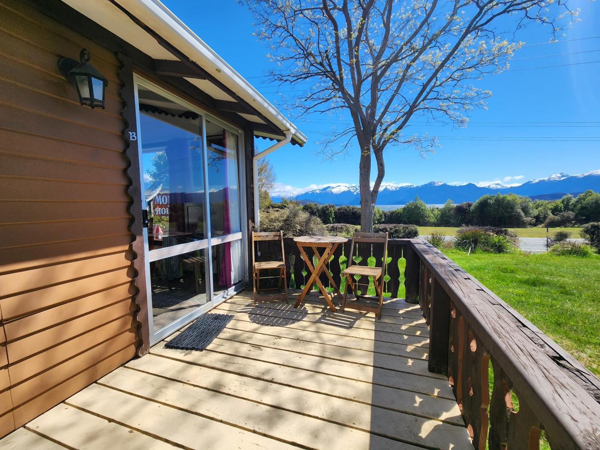 Manapouri Holiday Park Eksteriør billede
