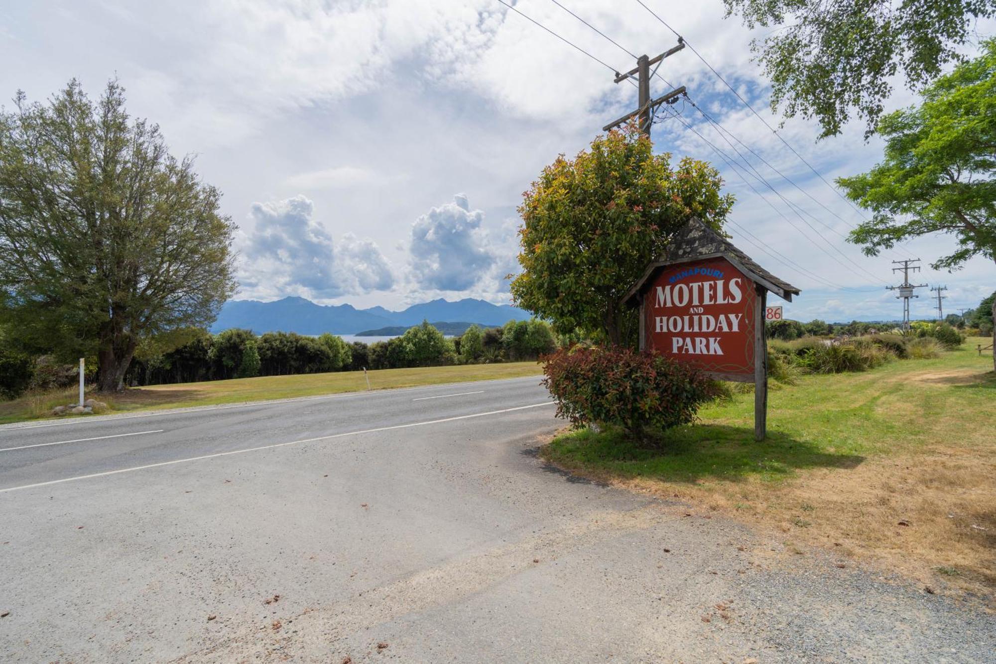 Manapouri Holiday Park Eksteriør billede