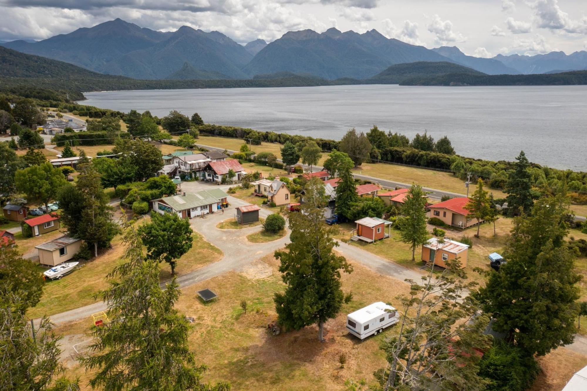 Manapouri Holiday Park Eksteriør billede