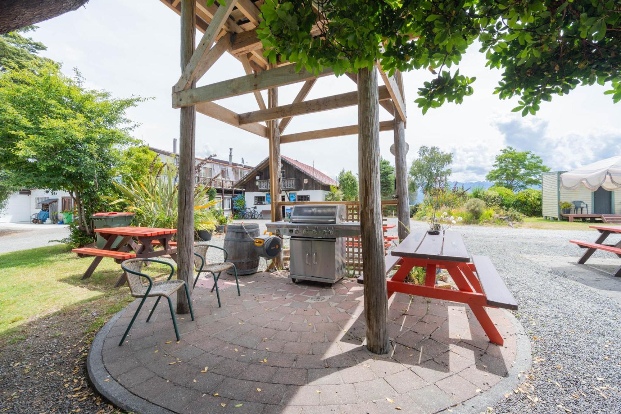 Manapouri Holiday Park Eksteriør billede